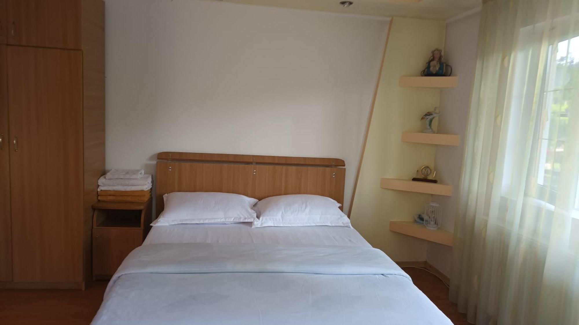 Hotel Vila Nadia Oesti-Paminteni Habitación foto